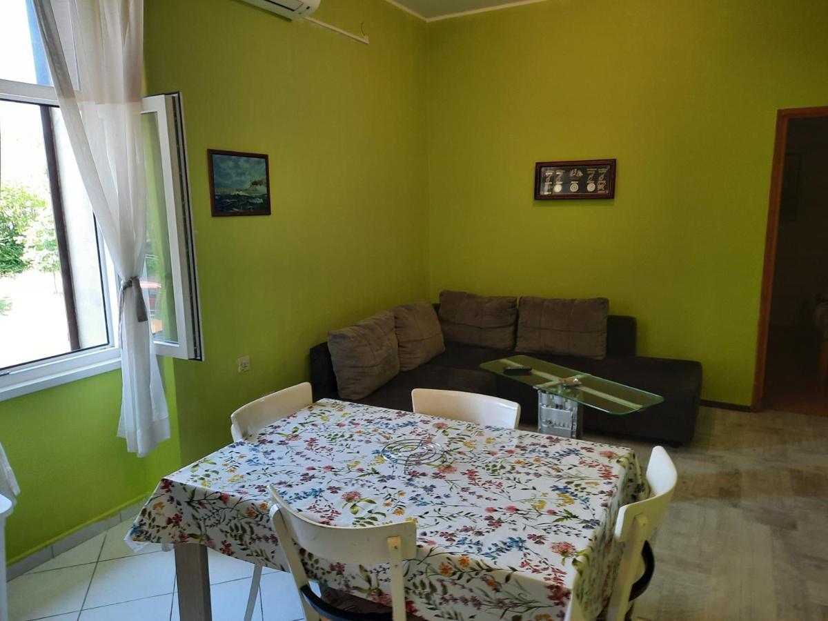 Apartment Viribus Pula Exterior photo