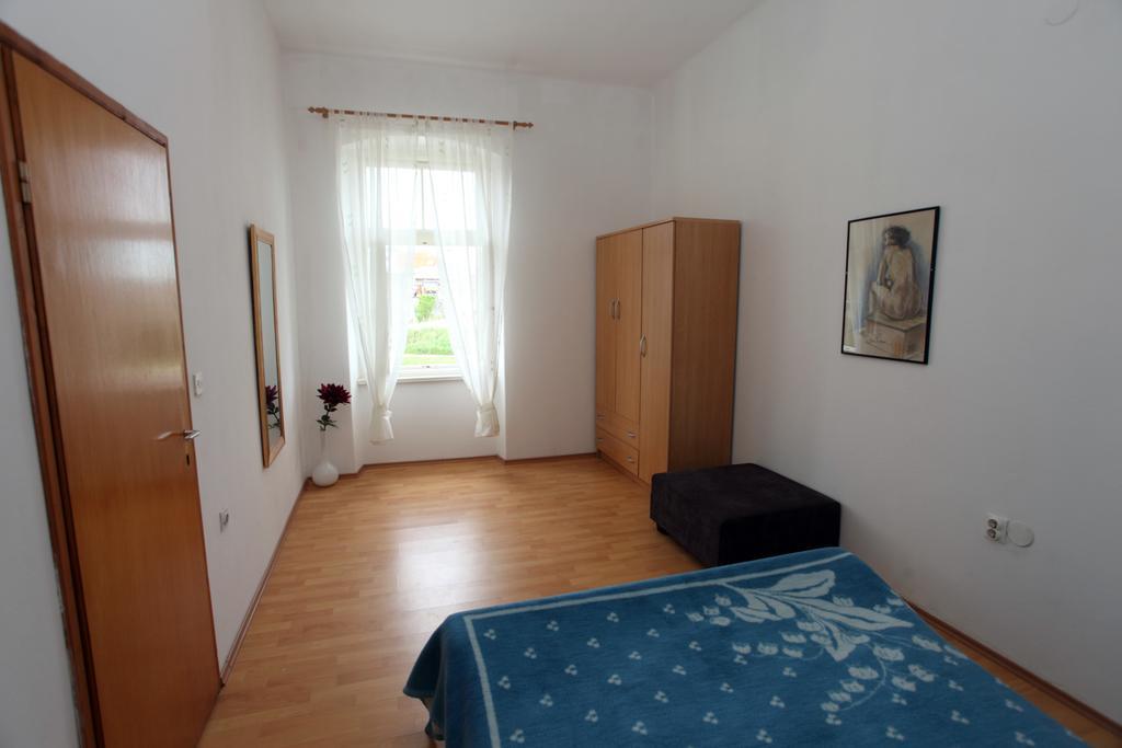 Apartment Viribus Pula Exterior photo