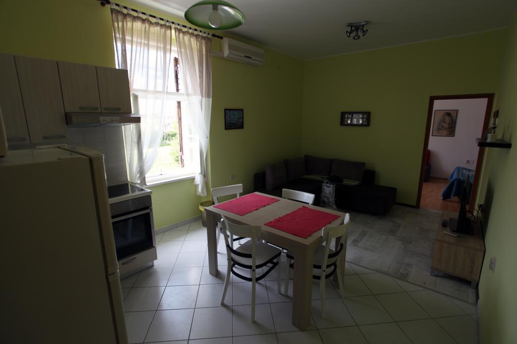 Apartment Viribus Pula Exterior photo