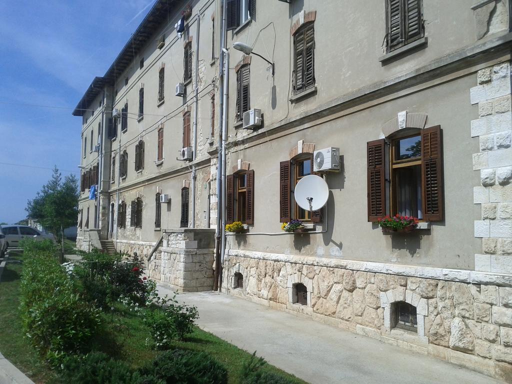 Apartment Viribus Pula Exterior photo